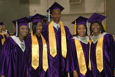 Class of 2009 Pose Before Ceremony